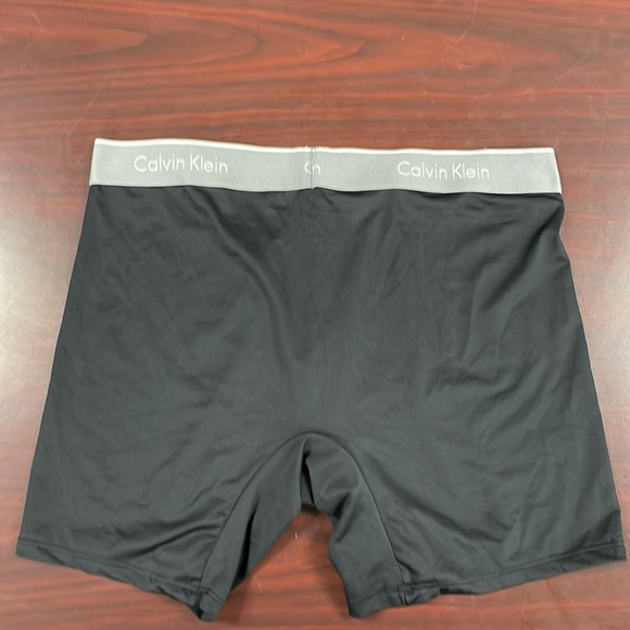Black mens Calvin Klein boxer briefs. - Picture 2 of 3